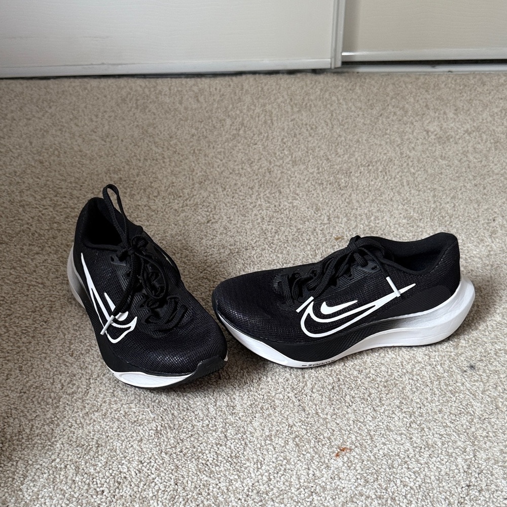 Nike Black and White Running Shoes